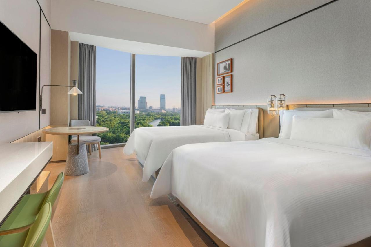 Отель Element Guangzhou Baiyun Экстерьер фото