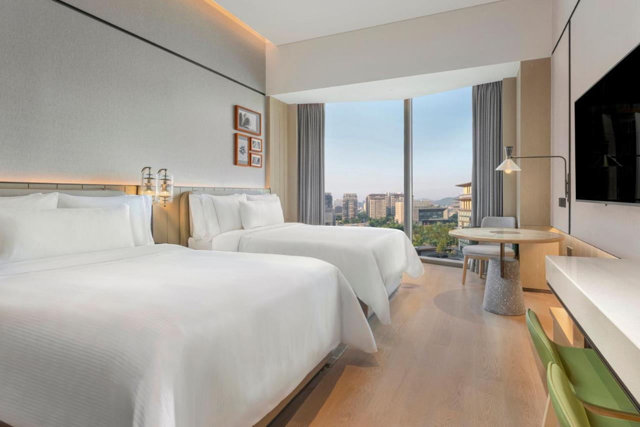 Отель Element Guangzhou Baiyun Экстерьер фото